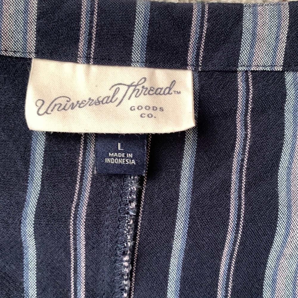 Button down top - Picture 2 of 2